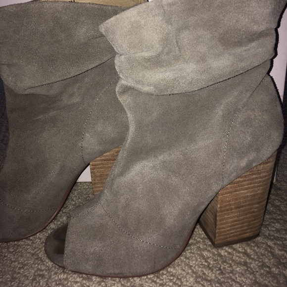 Chinese Laundry break up slouch peep toe bootie - Picture 4 of 5